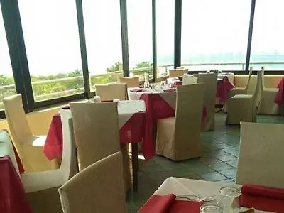Baia Hotell 3*
