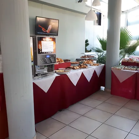 Baia Hotell 3*
